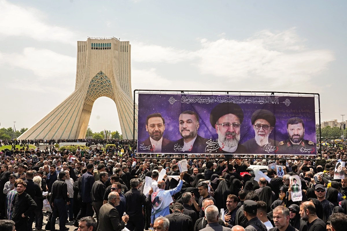 Hamenei ajatollah elbúcsúztatta Raiszi iráni elnököt