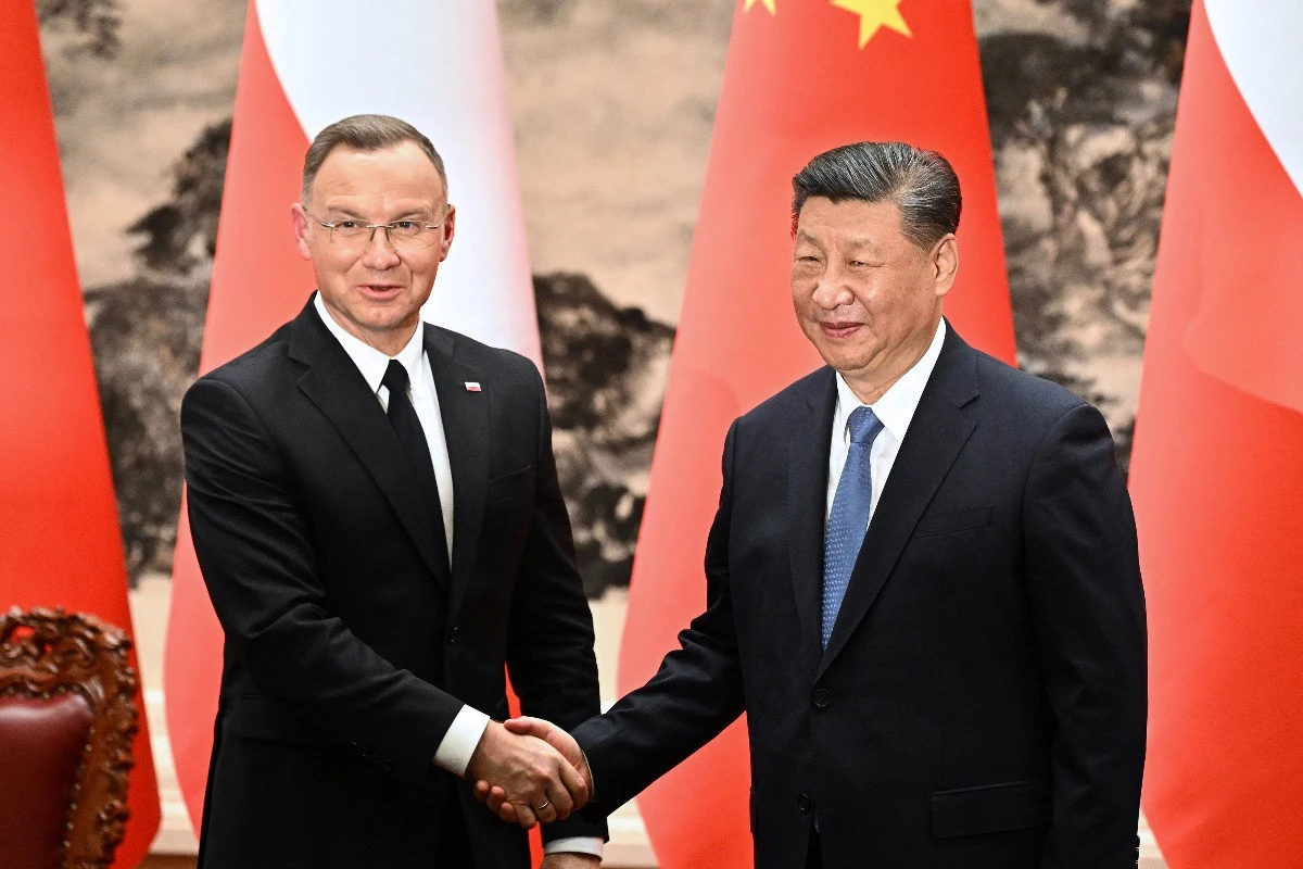 Szorosabbra fűzi kapcsolatait Kína és Lengyelország