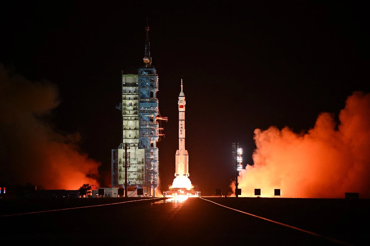 Kína elindította a Shenzhou-19 űrhajót