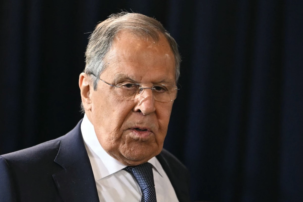 Szergej Lavrov szerint Kínának is szerepet kell kapnia az ukrajnai rendezésben