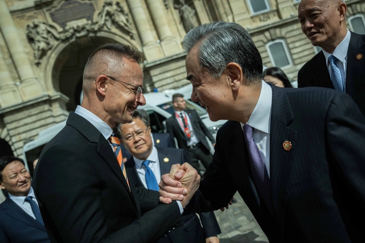 Szijjártó Péter Wang Yi kínai külügyminiszterrel tárgyalt
