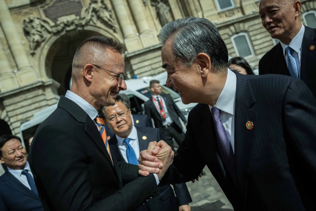 Szijjártó Péter Wang Yi kínai külügyminiszterrel tárgyalt