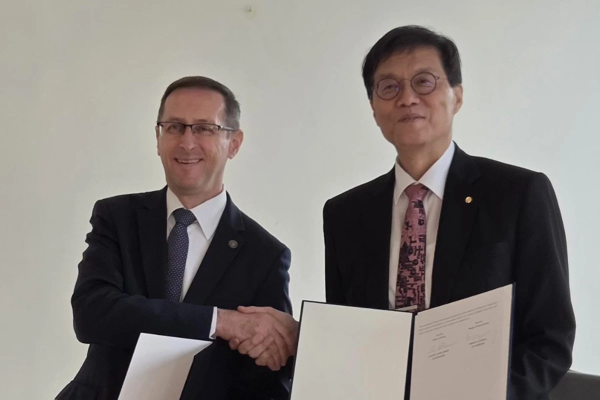 Együttműködési megállapodást írt alá Varga Mihály a koreai jegybank elnökével 