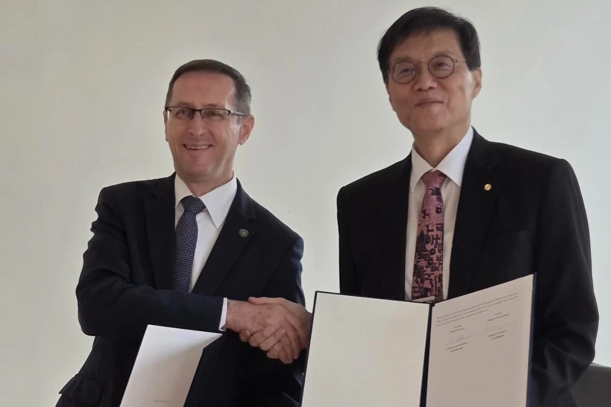 Együttműködési megállapodást írt alá Varga Mihály a koreai jegybank elnökével 