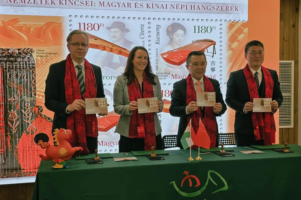 Magyar és kínai népi hangszerek címmel bocsátott ki&nbsp;bélyeget&nbsp;a Magyar Posta