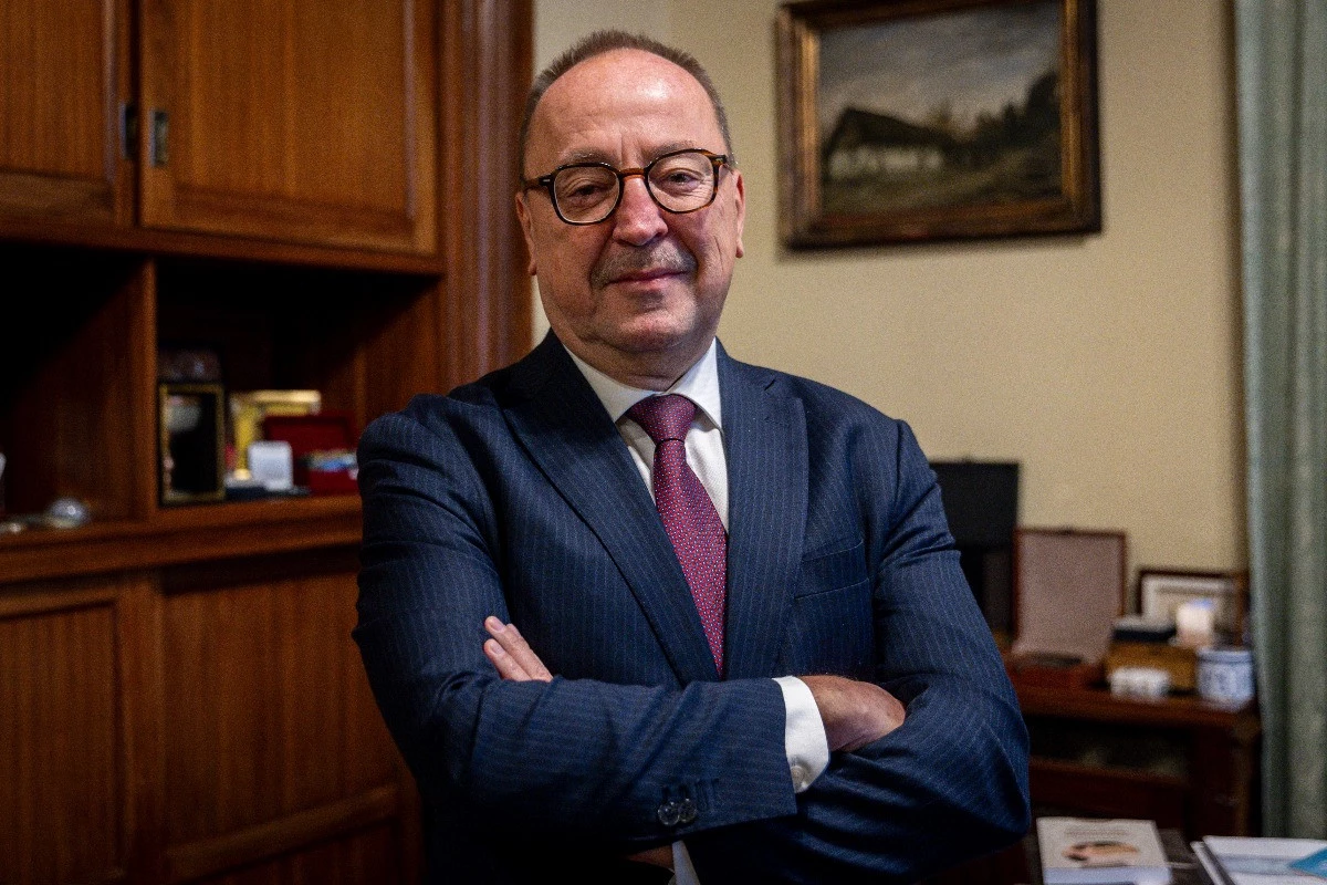 Nyitottság és realizmus kell a világpolitikába