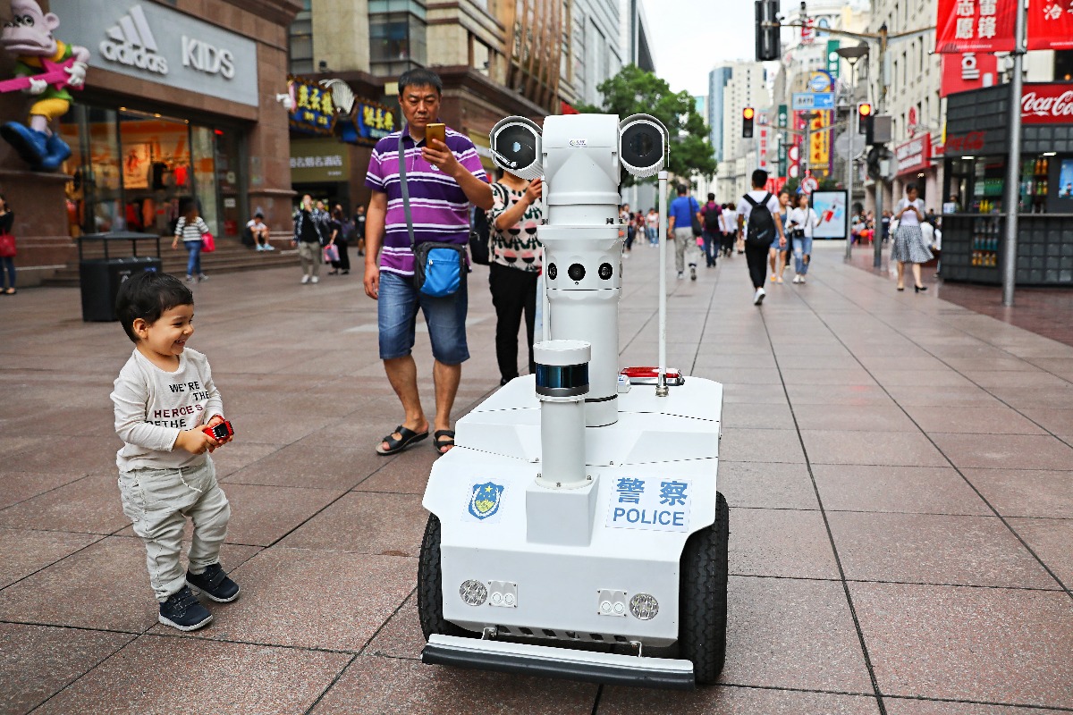 Élen jár a robotiparban Sanghaj