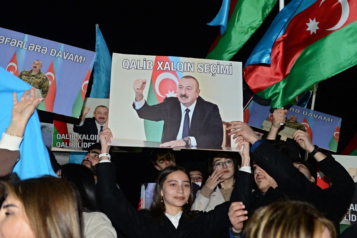 Elsöprő győzelmet aratott Aliyev azeri elnök
