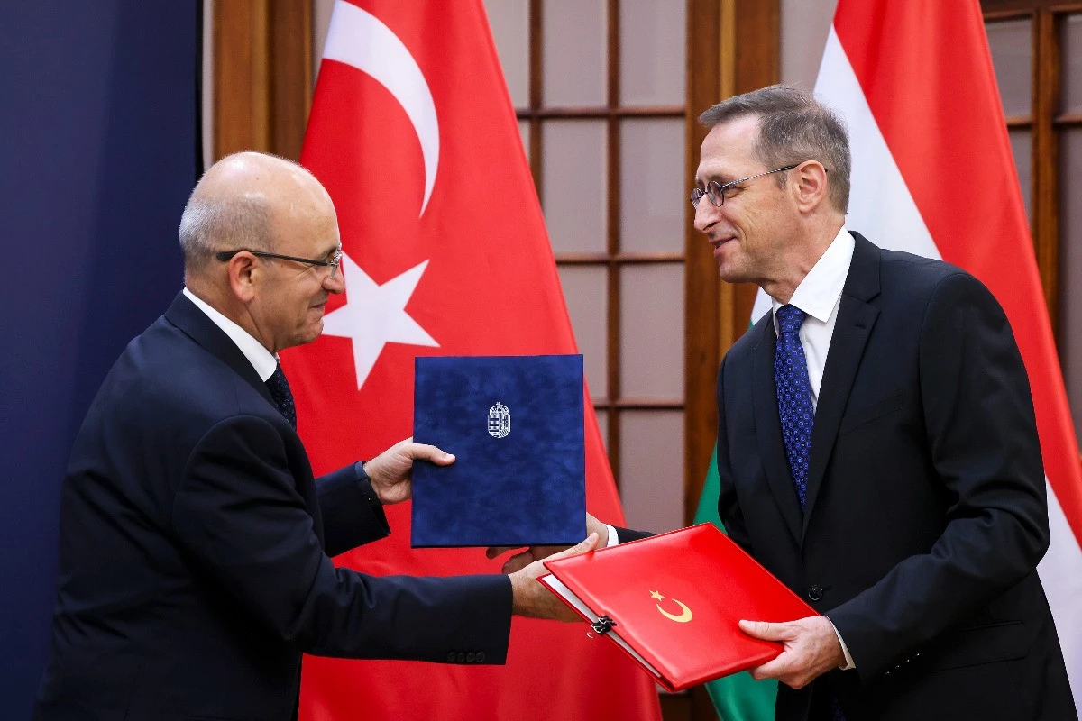 Tovább erősödnek a magyar-török kapcsolatok