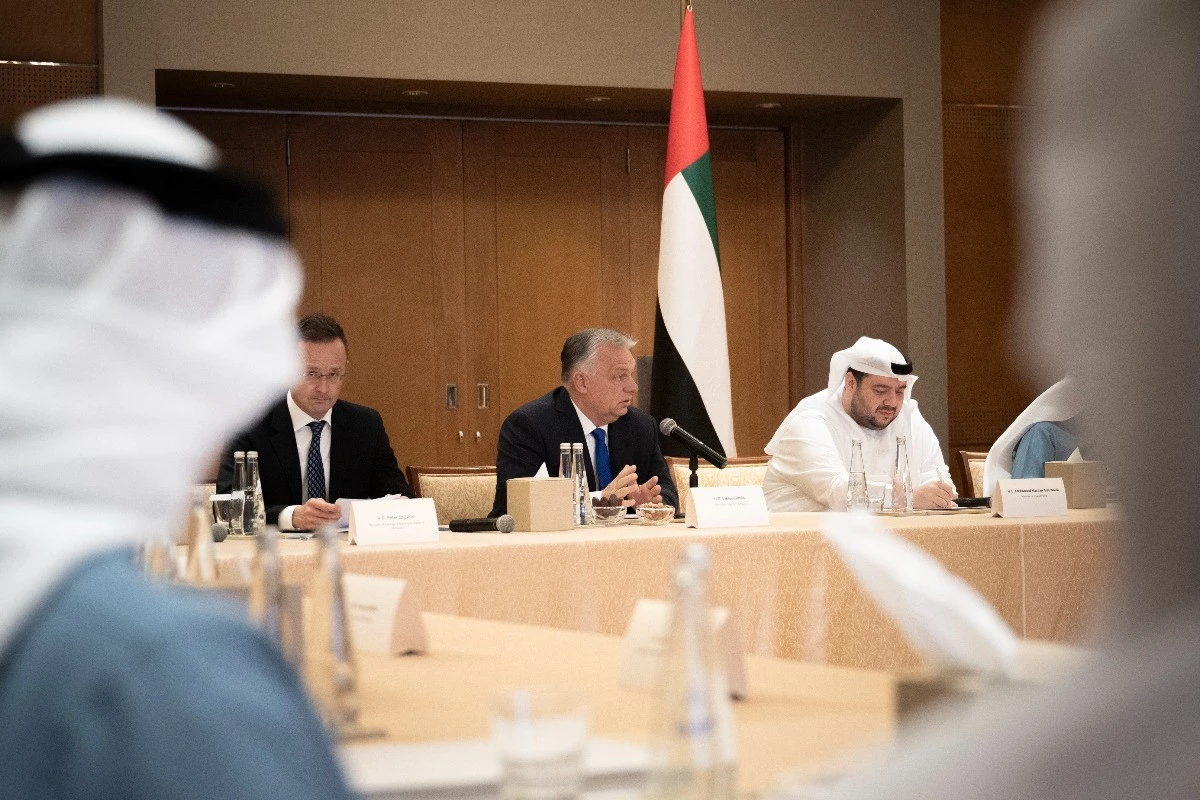 Orbán Viktor az Egyesült Arab Emírségekben tárgyalt