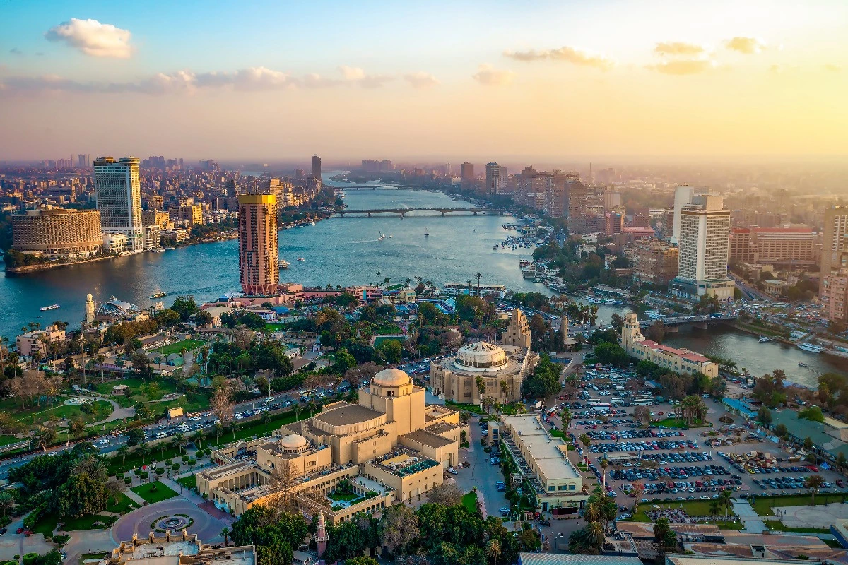 Egyiptom megnyitja az utat a külföldi befektetők visszatérése előtt
