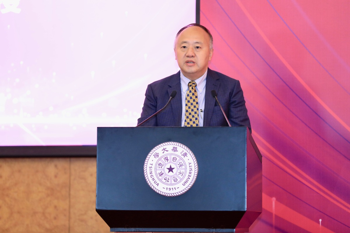 Világhírű professzor hagyja ott a Harvardot Kínáért