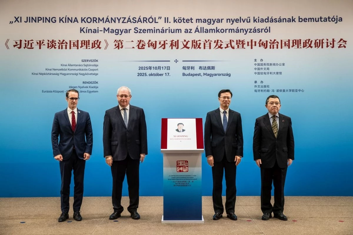 Megjelent Xi Jinping kínai elnök könyvének magyar fordítása
